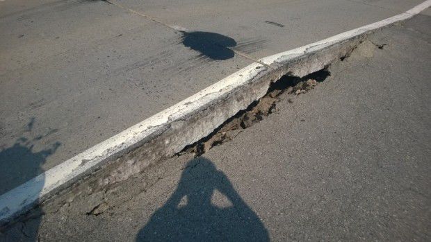 Canicula distruge unele portiuni de drum