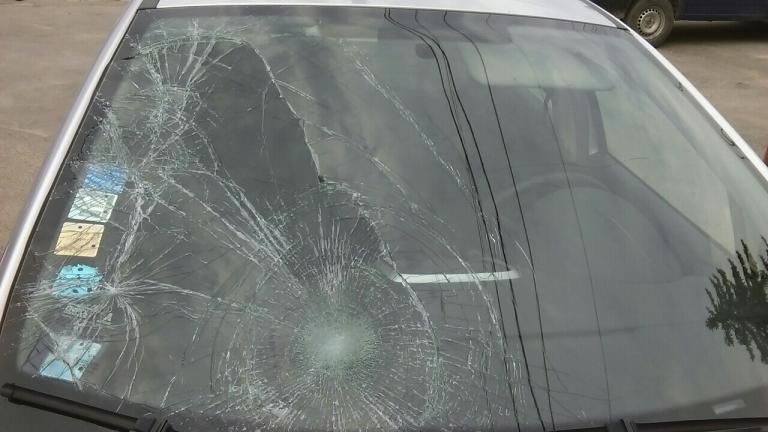 A vrut să scape de pedeapsă, însă mașina tamponată l-a dat de gol