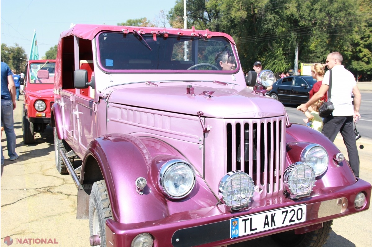 Mașina lui James Bond, în centrul Chișinăului
