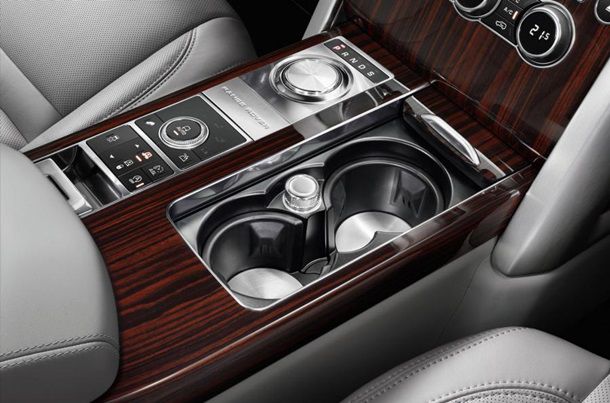 Range Rover показал свою самую роскошную модель внедорожника