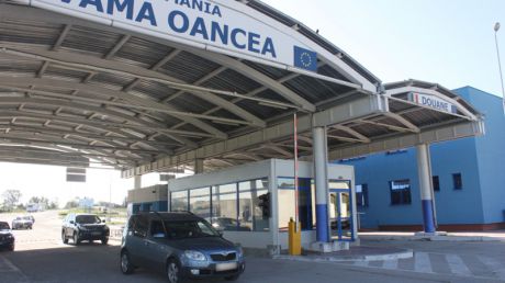 Румынские пограничники остановили молдаванина из-за украденного из Италии прицепа