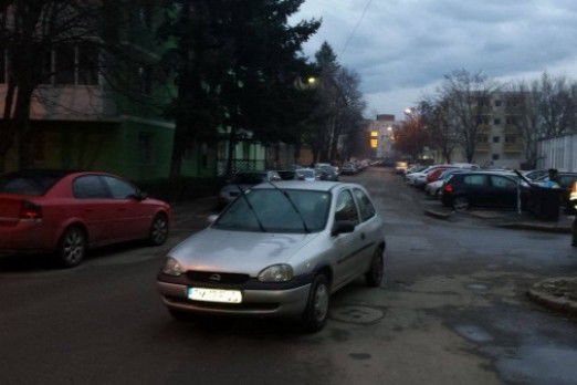 O şoferiţă din Timişoara a parcat în mijlocul străzii