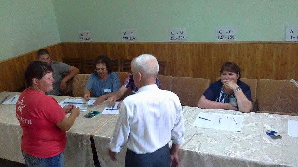 Incident electoral la Cimislia. A intrat în tricoul socialiştilor în secţia de votare