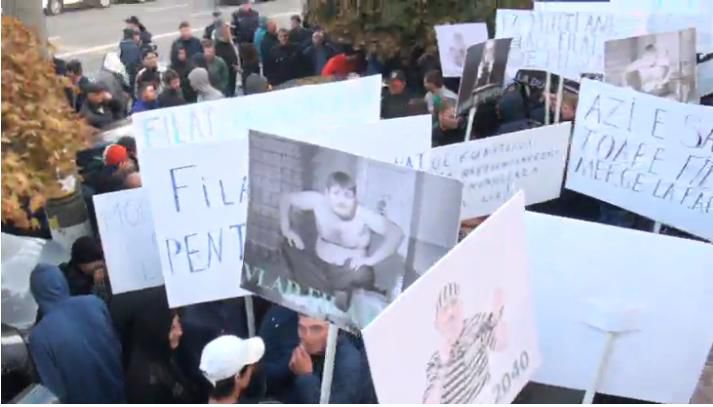 Сторонники и противники Филата пришли на суд по его аресту