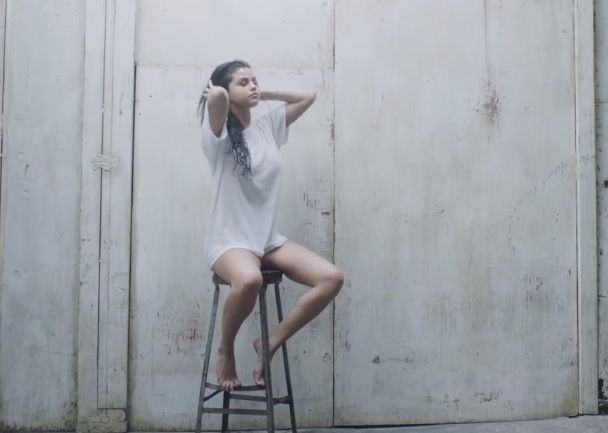 O cantareata de la noi a a plagiat videoclipul Selenei Gomez