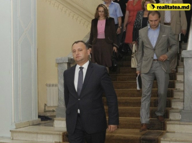 Dodon, surprins la Ambasada Federației Ruse