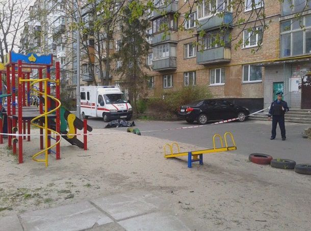 В Киеве застрелили журналиста Олеся Бузину