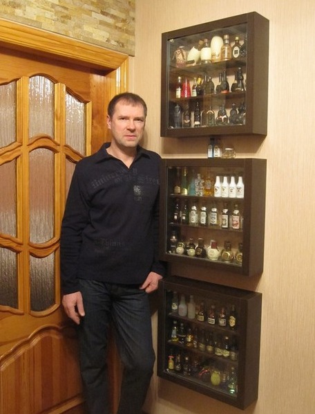 Одессит собрал более 1600 алкогольных миниатюр со всего мира