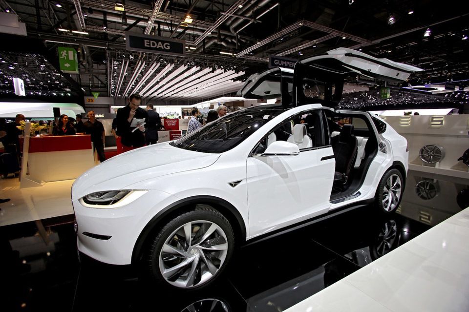 Tesla выпустит электрический кроссовер в сентябре