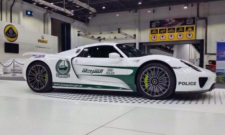 Полиция Дубая: пополнение в виде Porsche 918 Spyder
