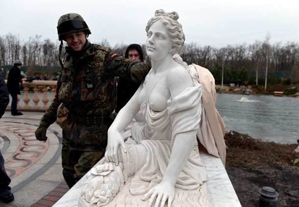 Скандальные подробности быта Януковича. Фоторепортаж из Межигорья