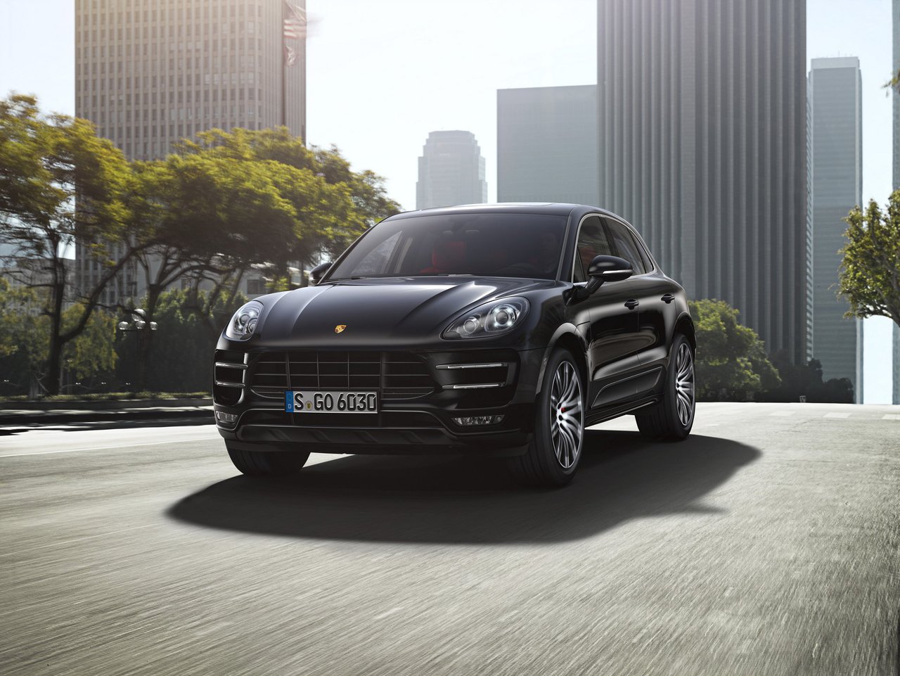 Зарегистрировано первое ДТП с новым Porsche Macan