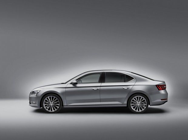 A debutat noua generaţie Skoda Superb
