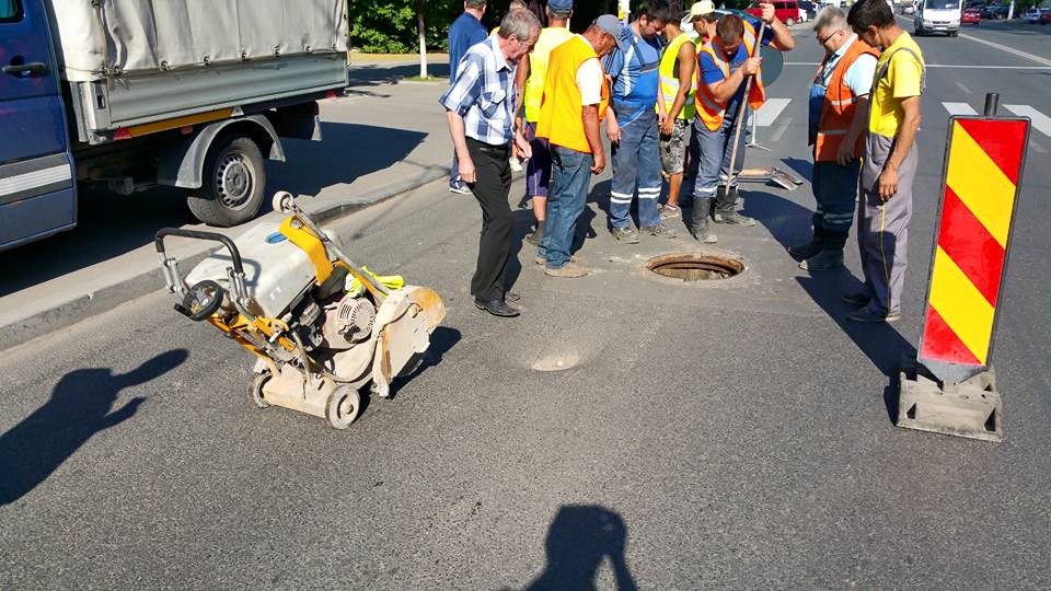 На недавно отремонтированной улице А.Руссо провалился асфальт