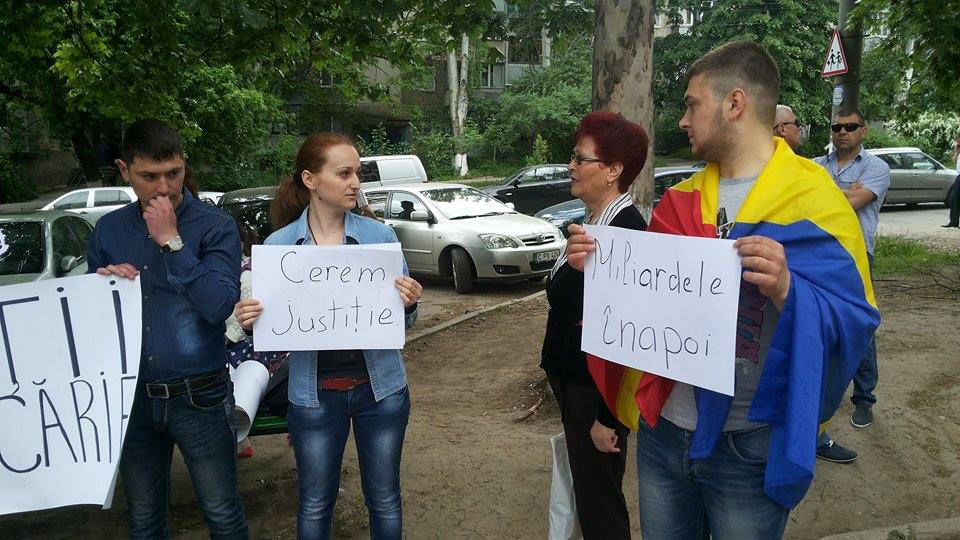 Акции протеста прошла у здания Апелляционной палаты Кишинева
