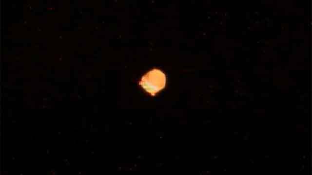 Астронавт NASA заснял "НЛО" рядом с МКС