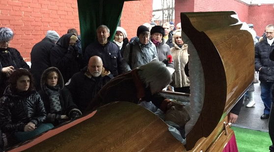 Эльдара Рязанова похоронили на Новодевичьем кладбище в Москве
