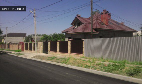 Casa pe care și-o construiește așa-numitului ministru de Externe de la Tiraspol
