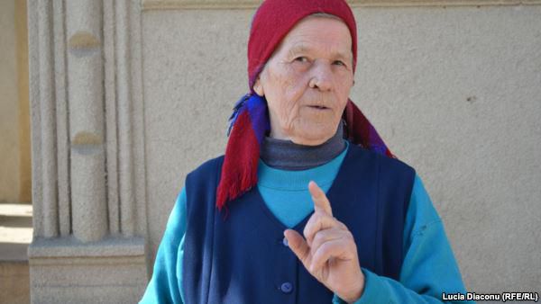 N.Timofti își petrece prima învățătoare pe ultimul drum