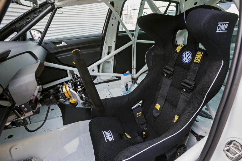 VW показал первый гоночный Golf TCR