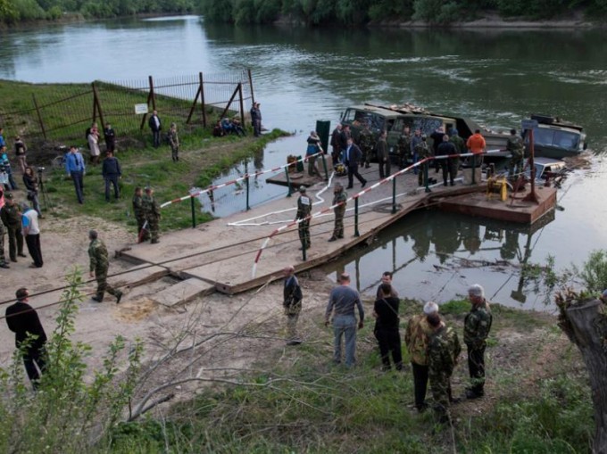 В Тирасполе затонул речной паром вместе с машинами