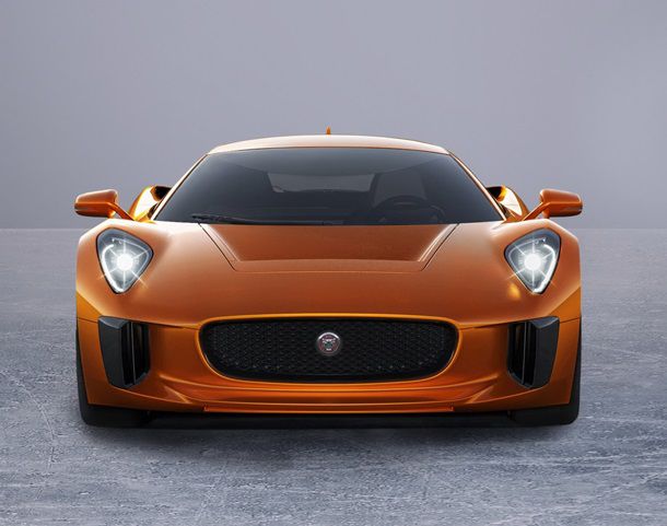 Land Rover и Jaguar показали новые автомобили для "бондианы"
