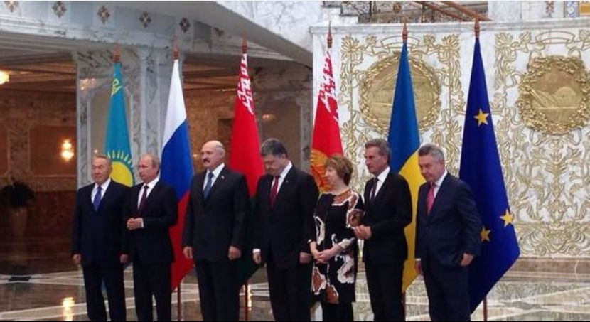 Путин и Порошенко обменялись приветствиями и пожали друг другу руки в Минске