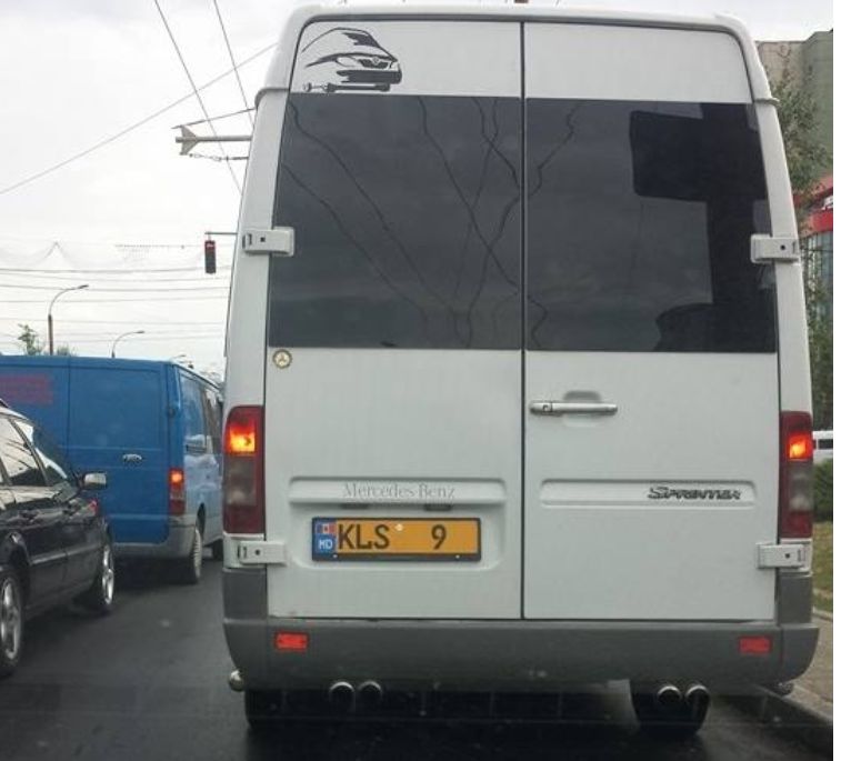 Водитель столичной маршрутки поставил номер за 11 тысяч леев