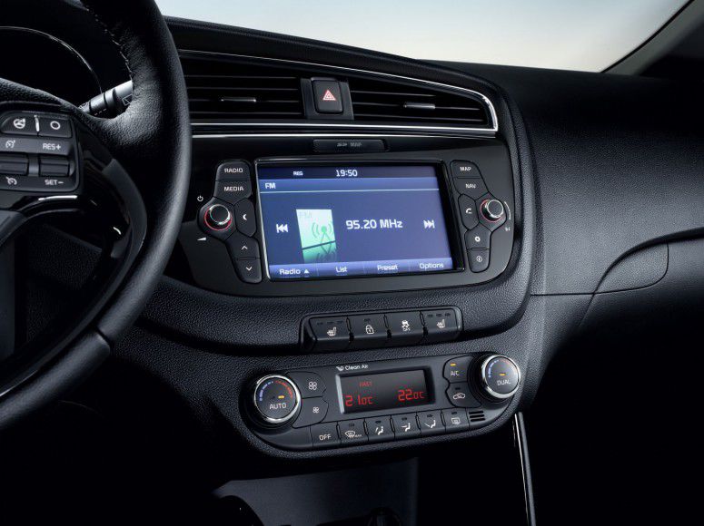 Обновленный 2016 Kia Cee'd показали официально