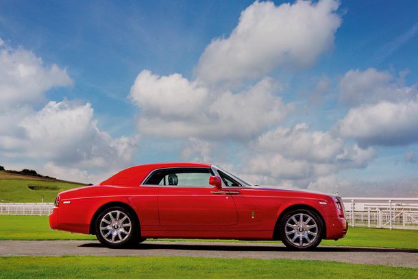 Rolls-Royce выпустил Phantom, посвященный топоту копыт