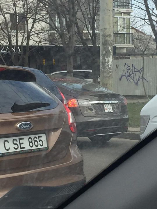 В Кишиневе появилась первая Tesla S
