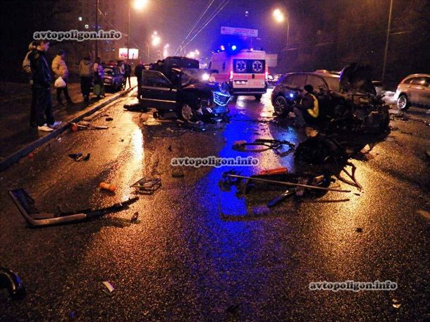 В Киеве разбились Porsche Cayenne, два BMW и Mercedes