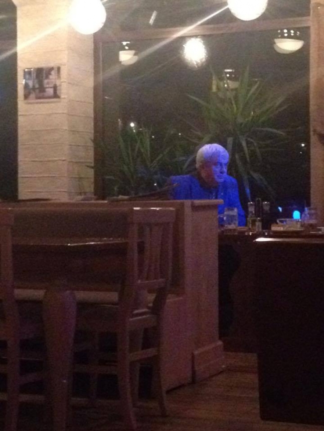 Cu masina de serviciu la bar?