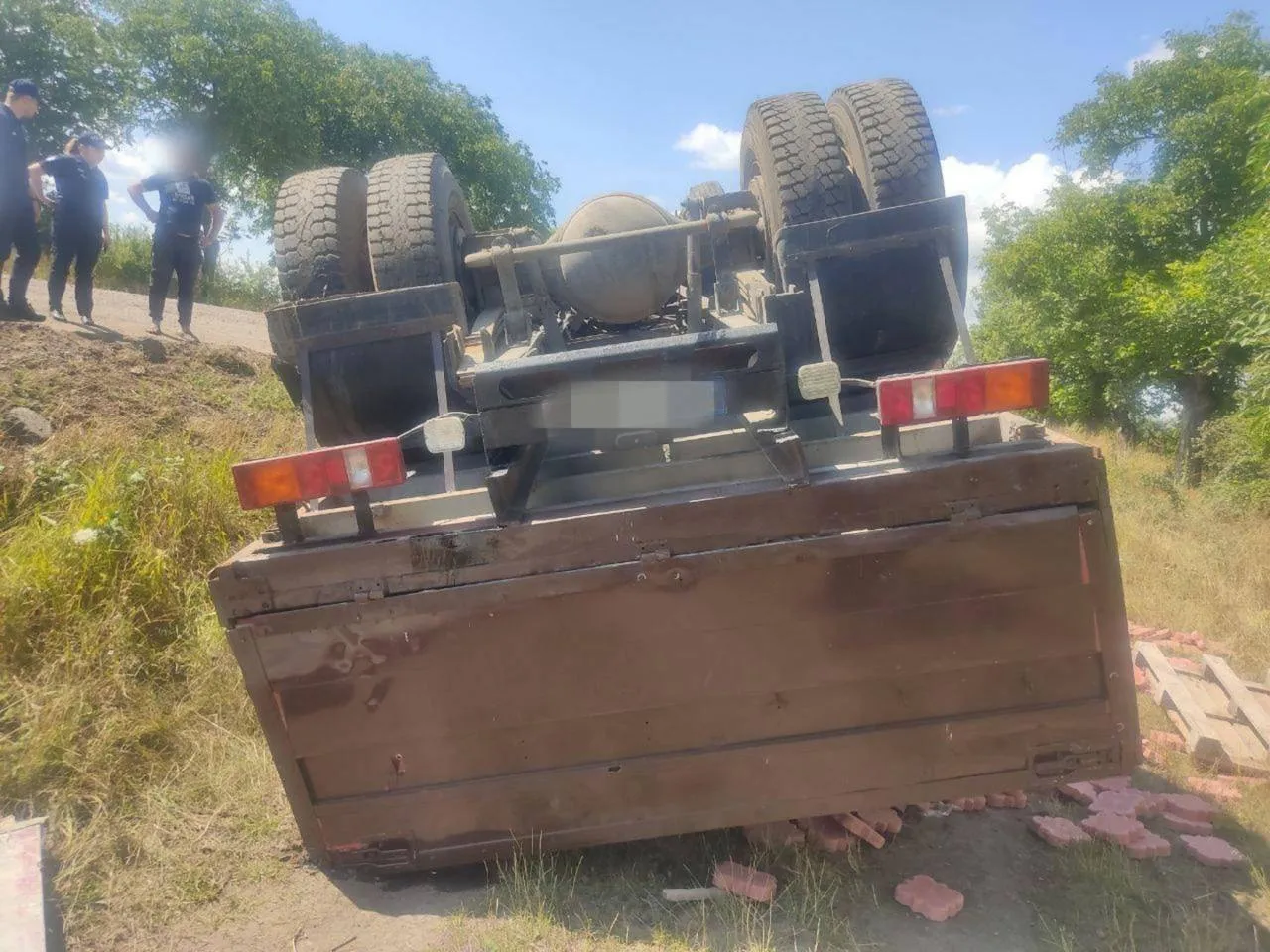 FOTO Accident Pe Traseul Otaci Soroca Un Camion De Mare Tonaj A