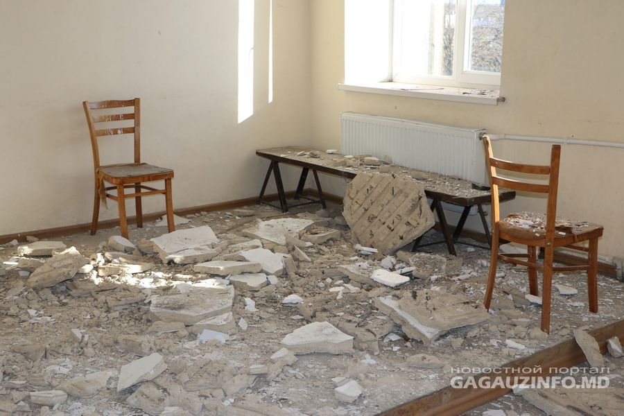 В доме культуры Комрата обвалился потолок: пострадавших нет