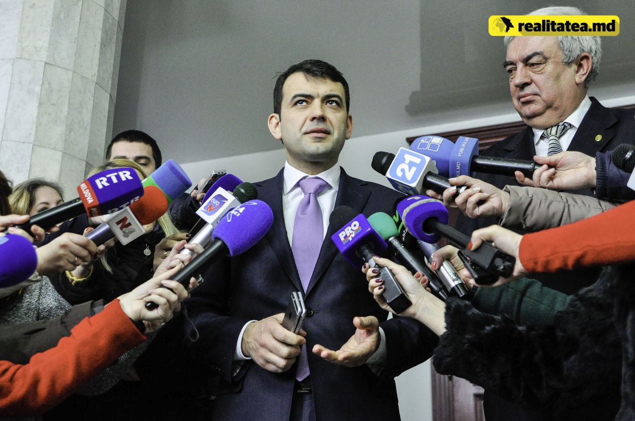Ce telefoane are prim-ministrul Chiril Gaburici