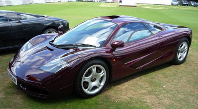 Роуэн Аткинсон продал свой McLaren F1