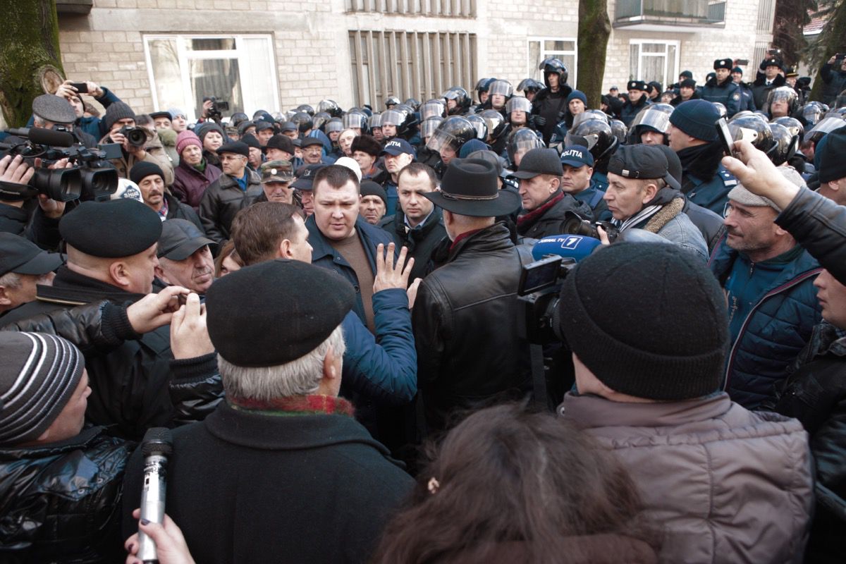 Протестующие призывают президента Тимофти присоединиться к ним