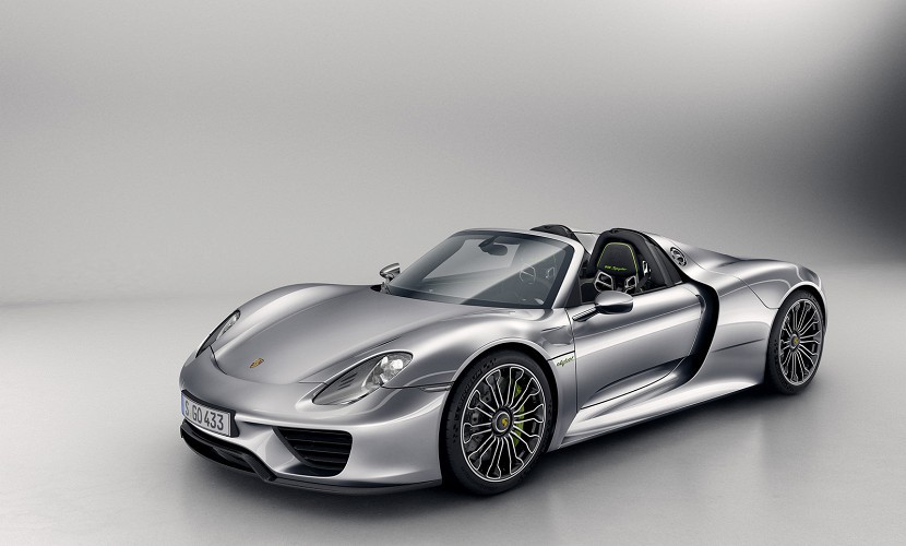 Компания Porsche сделала супергибрид 918