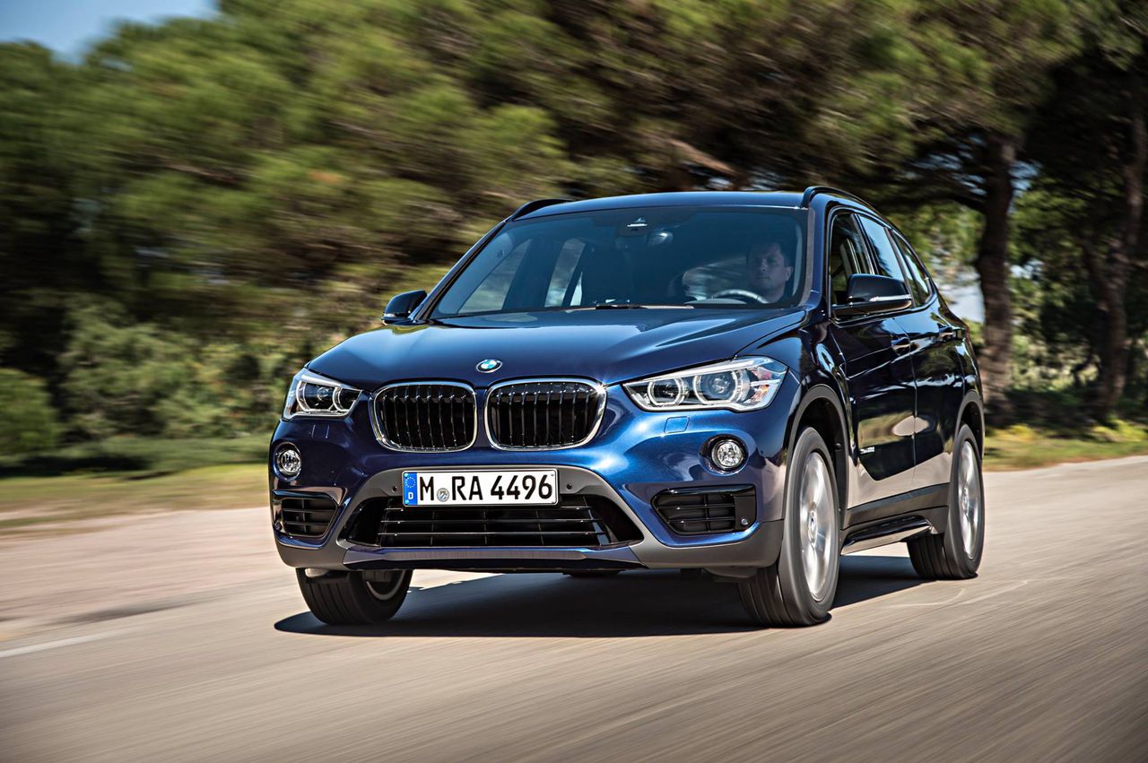 BMW представила свой первый переднеприводный кроссовер X1