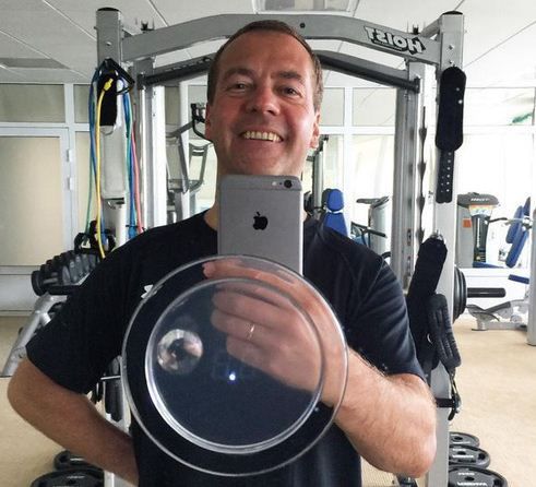 Ce fel de telefoane mobile utilizează Angela Merkel, Vladimir Putin și alți lideri mondiali