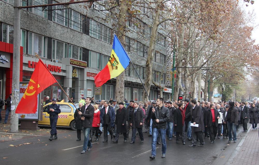 Коммунисты "разогрелись" перед завтрашним протестом