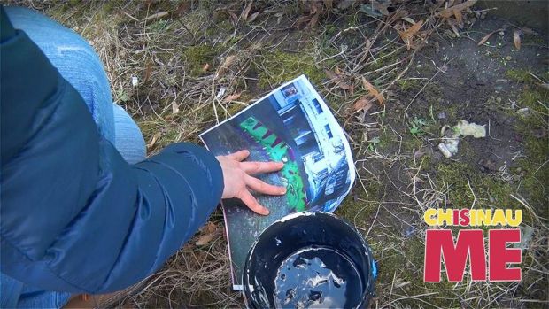 „Crocodil” în curtea unui bloc de la Botanica