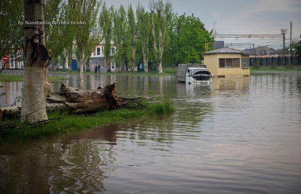 Из-за ливня старая часть Краматорска оказалась под водой