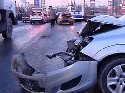 В Москве на Ярославском шоссе столкнулись более 30 машин