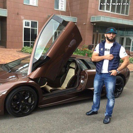 В Москве разбился принадлежавший бойцу MMA Яндиеву Lamborghini