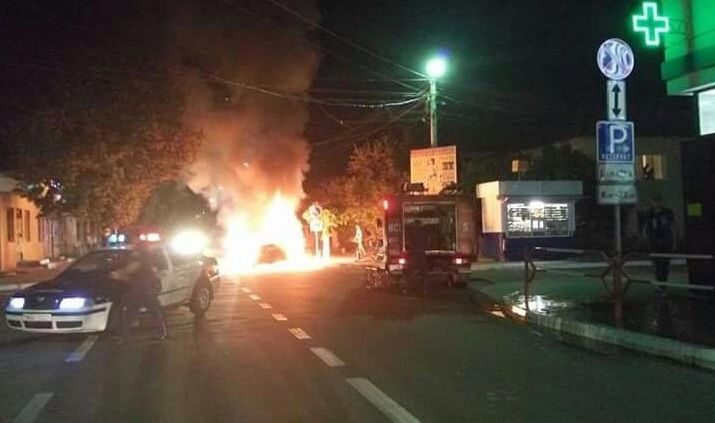 Минувшим вечером на выезде из Кишинева сгорел автомобиль
