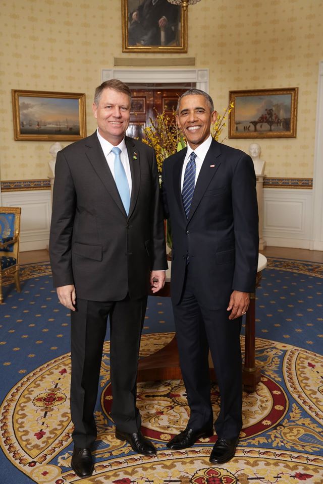 Iohannis, la Casa Albă: Cum s-a pozat preşedintele cu Barack Obama