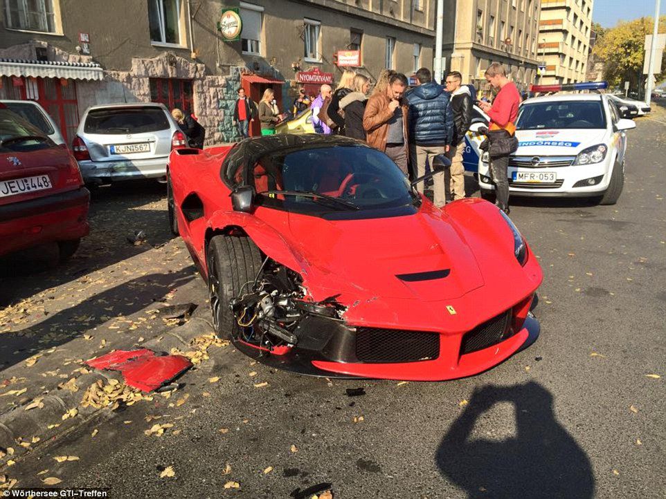 Житель Будапешта разбил LaFerrari за £1 млн спустя пару минут после покупки