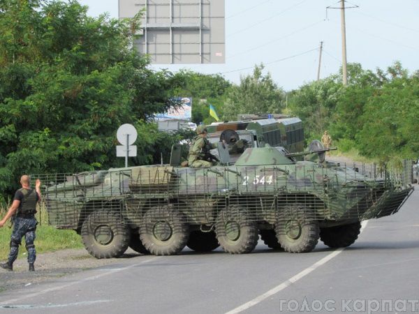 В район Мукачево прибыла колонна военной техники